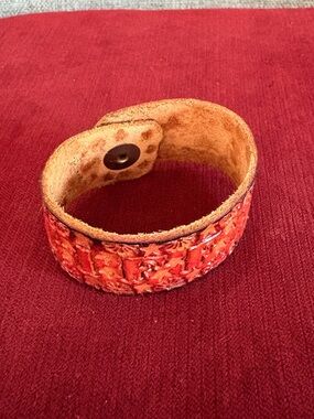 Pre Own Leather Bracelet - Carved Tiffany 7.5”x1”
Perfect for girl name Tiffany